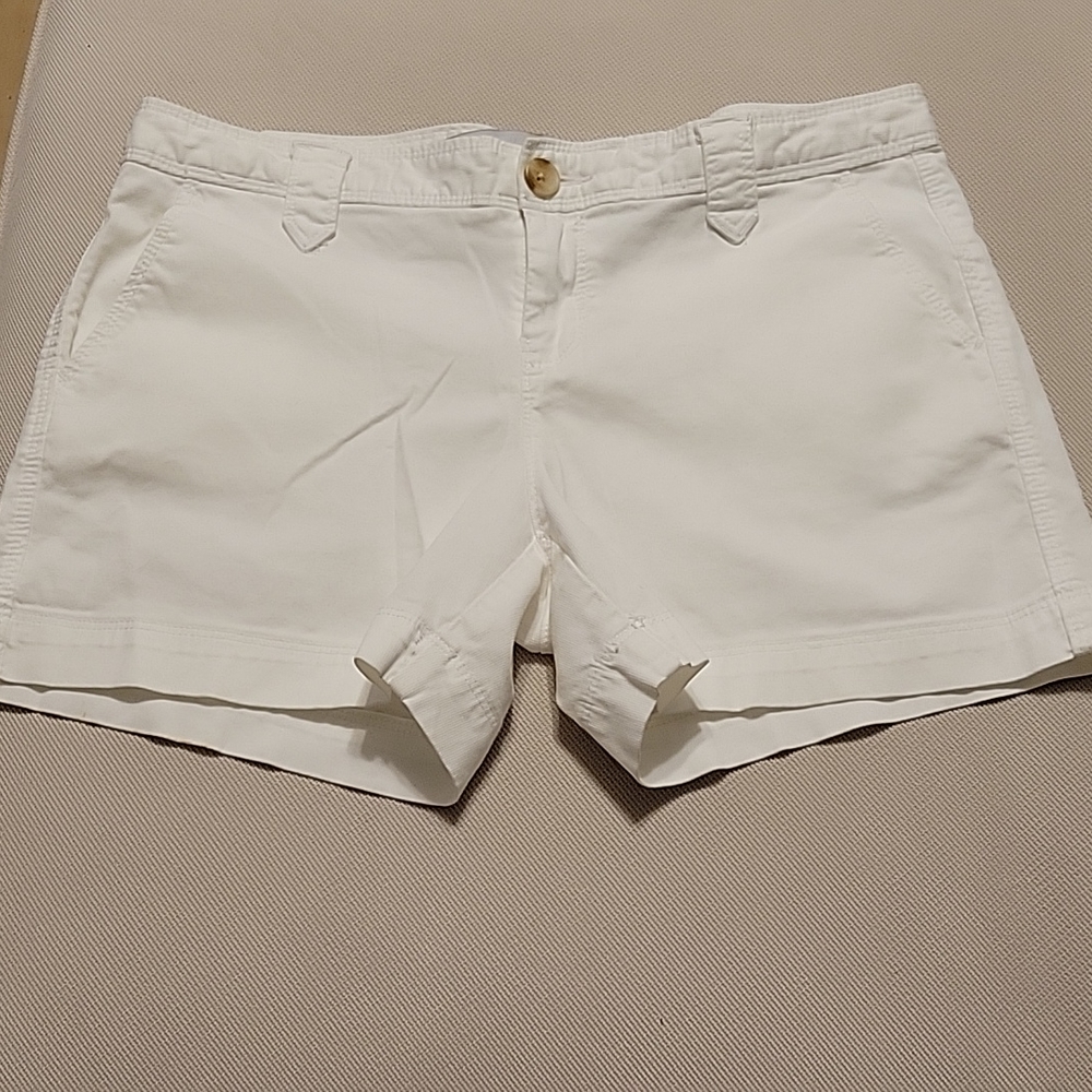 Old Navy White Cotton w/ slight Spandex Shorts 1%